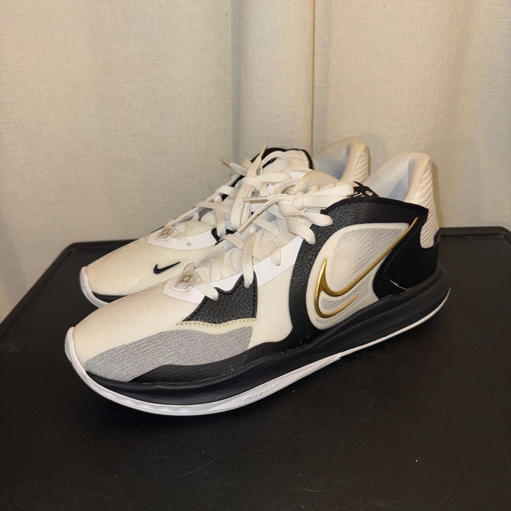 Nike Kyrie Low 5 Sz 10